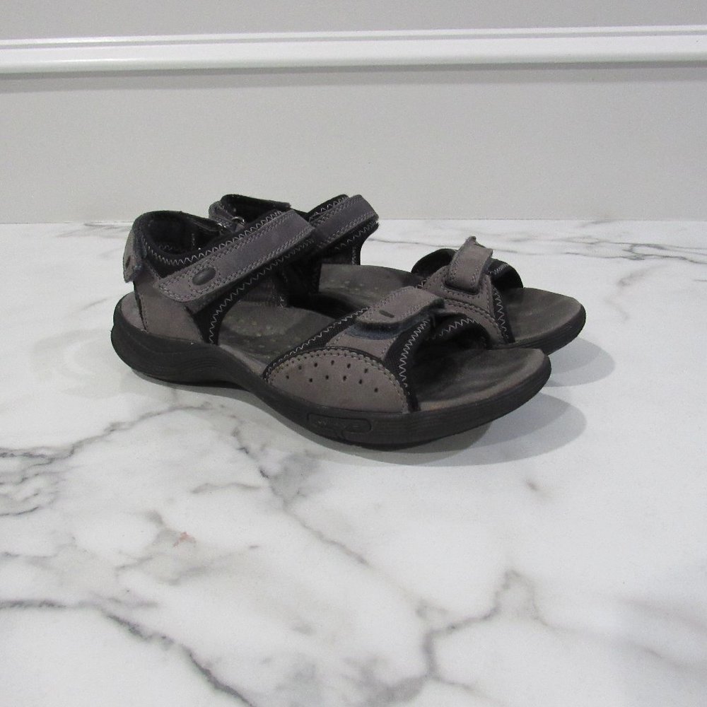Clarks Wave Sandal
